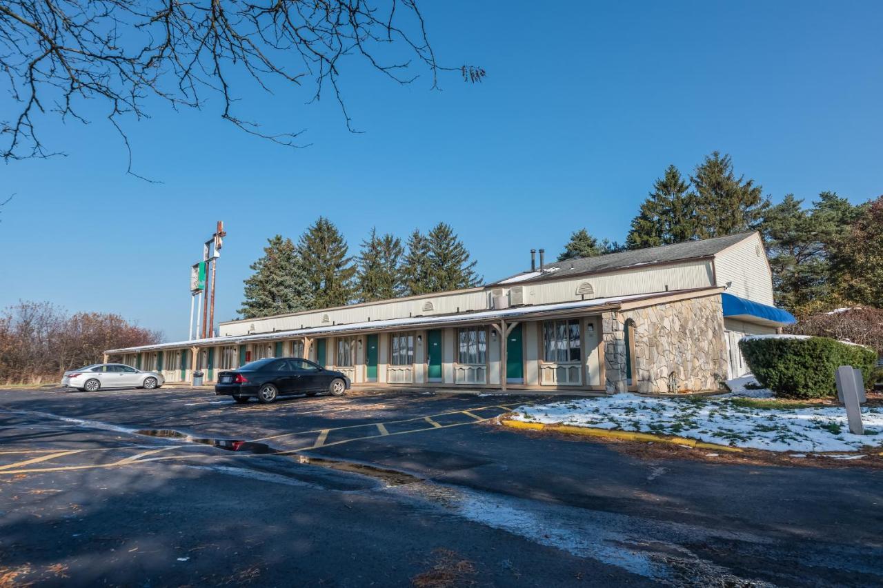 Oyo Hotel Wadsworth Oh I-76 מראה חיצוני תמונה
